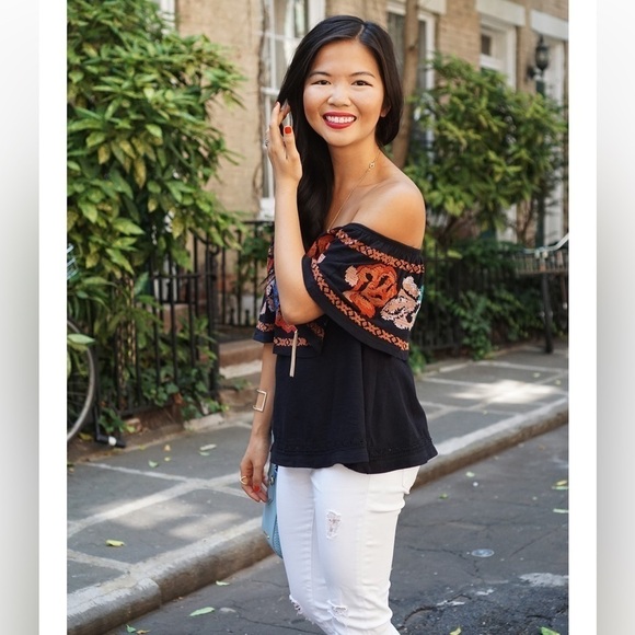 FREE PEOPLE TO THE LEFT EMBROIDERED FIESTA PEASANT TOP SIZE MEDIUM - Picture 9 of 10